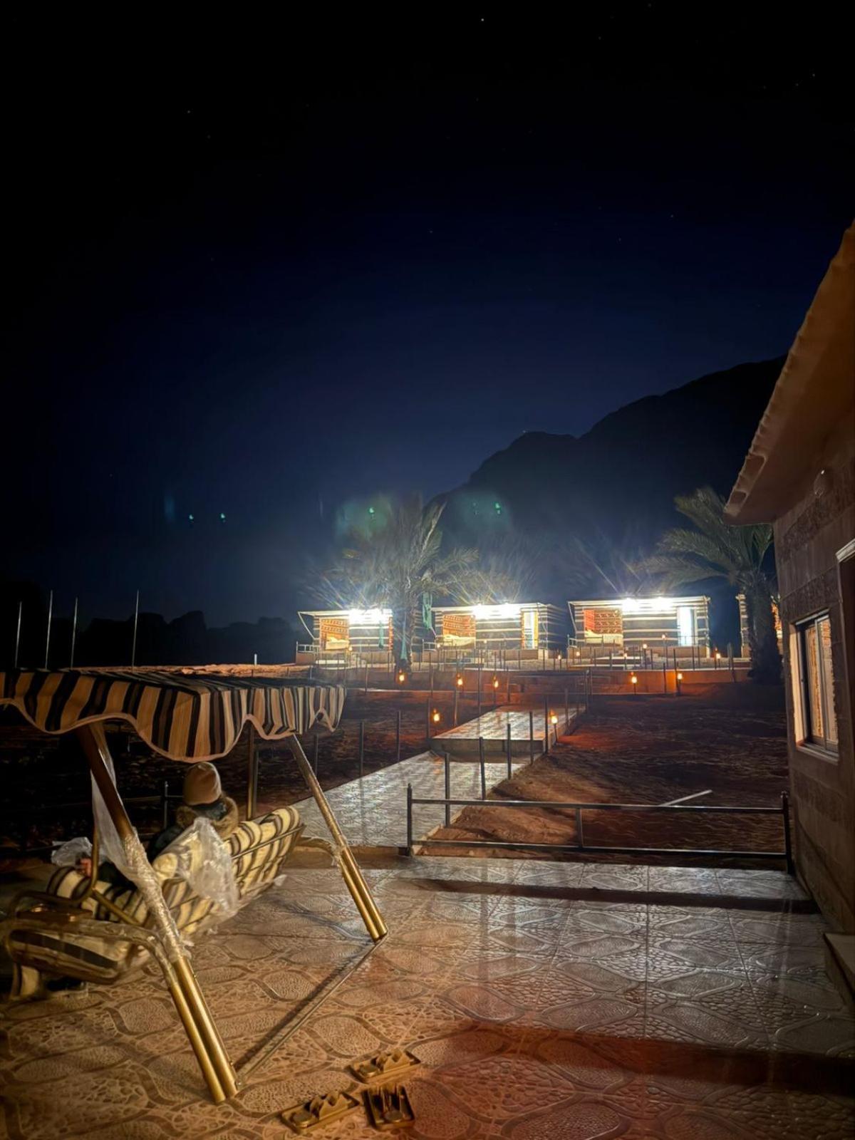 Falling Stars Camp Wadi Rum Exteriér fotografie