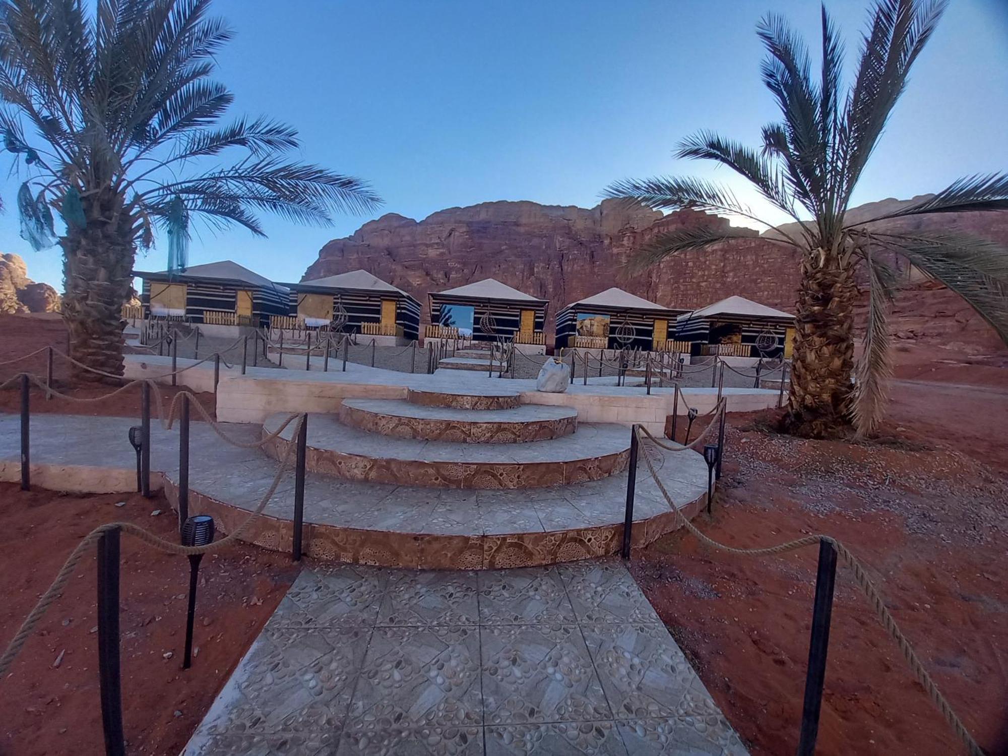 Falling Stars Camp Wadi Rum Exteriér fotografie