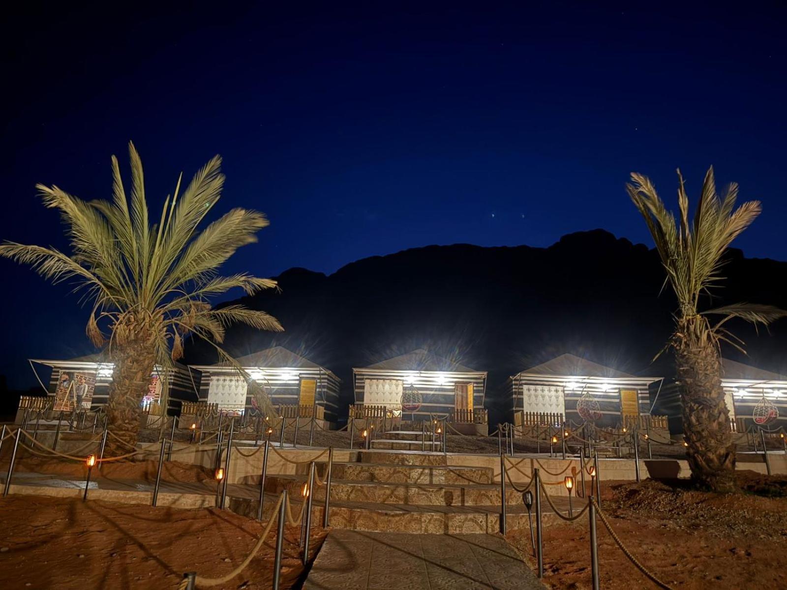 Falling Stars Camp Wadi Rum Exteriér fotografie