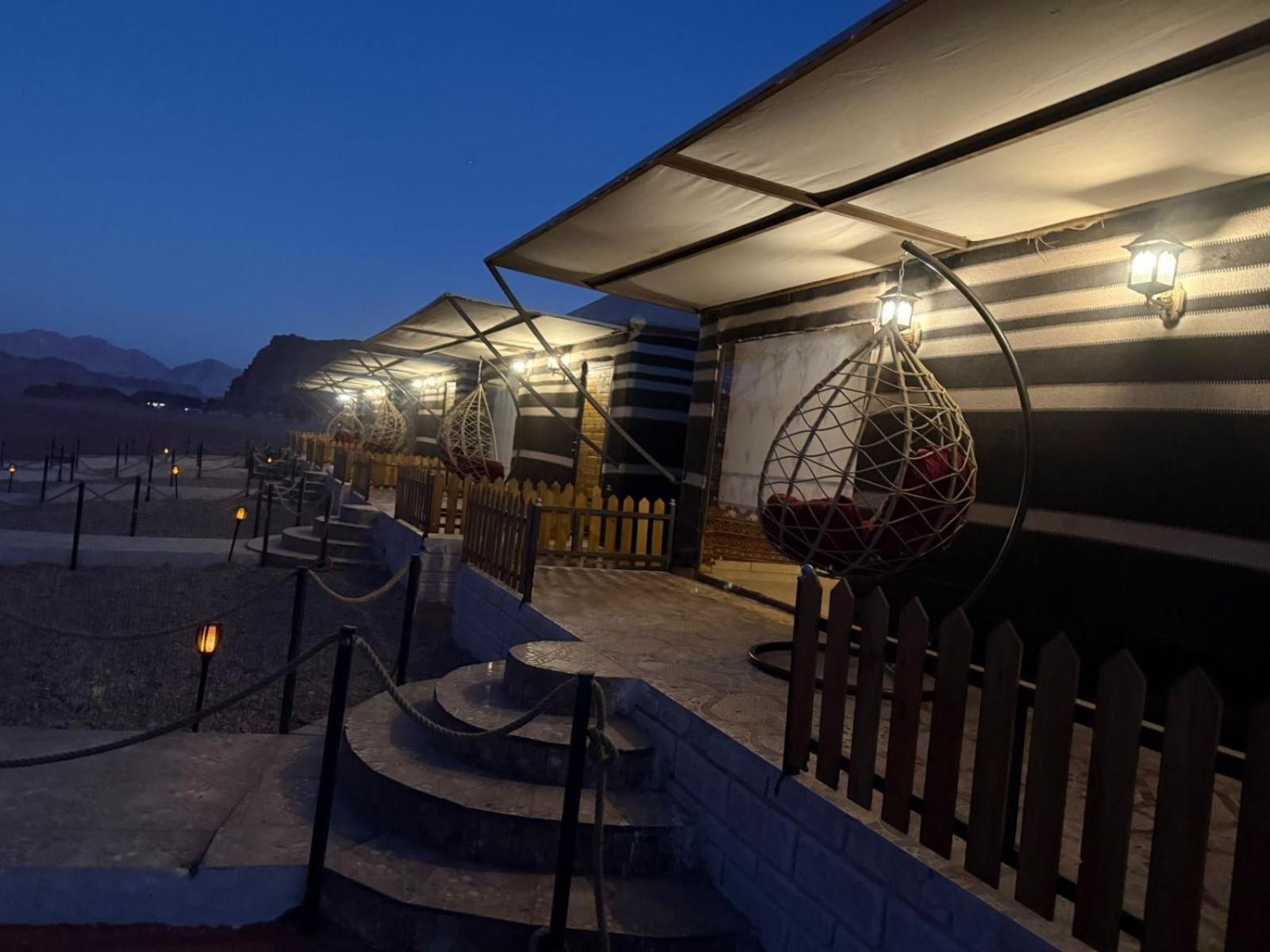 Falling Stars Camp Wadi Rum Exteriér fotografie